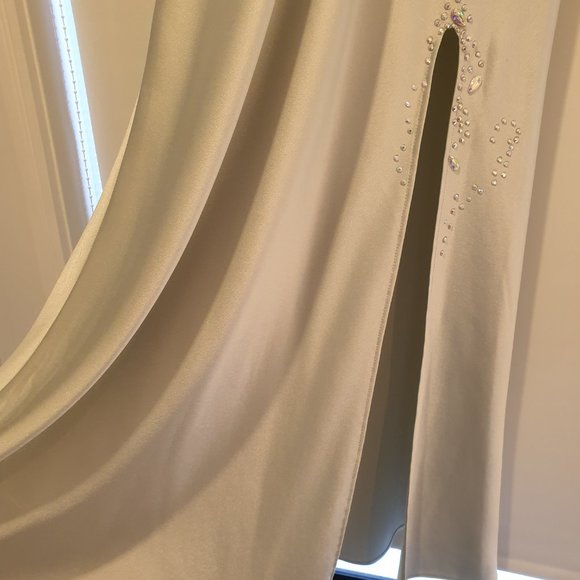 Matthew Eager in shimmery pale green - Size 8 - Picture 4 of 11